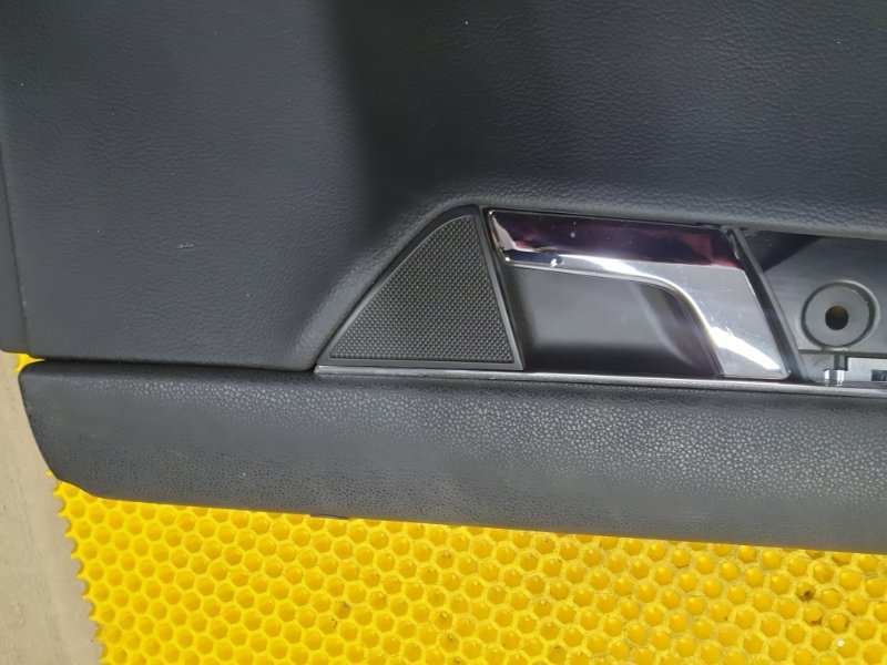 Обшивка двери задней левой Mercedes C-Class