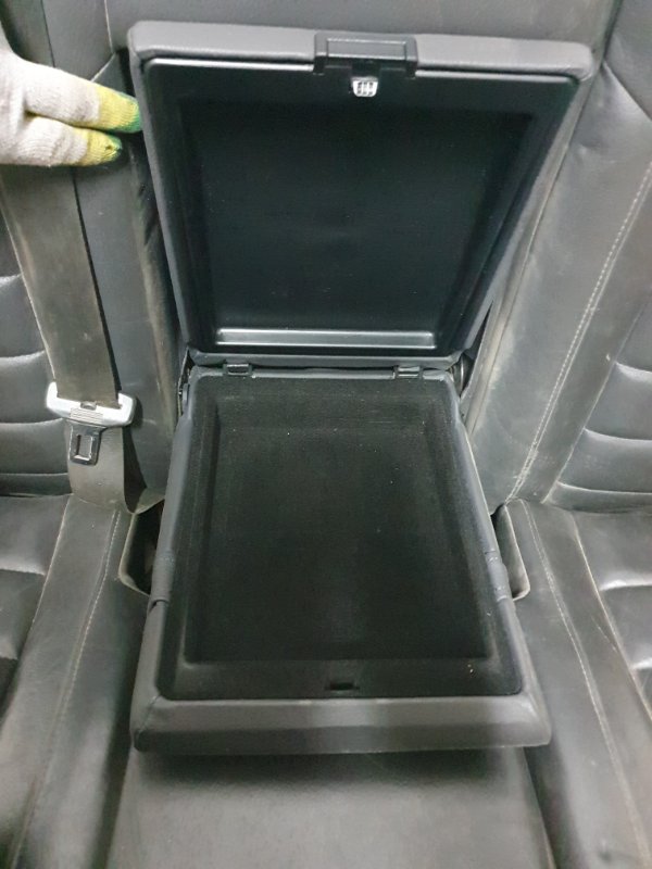 Задний диван Volkswagen Touareg 2008 7L6