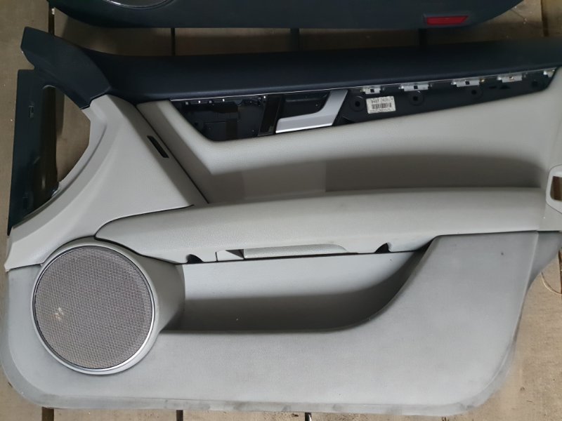 Обшивка двери (карта) Mercedes-Benz C-Class 2012 W204