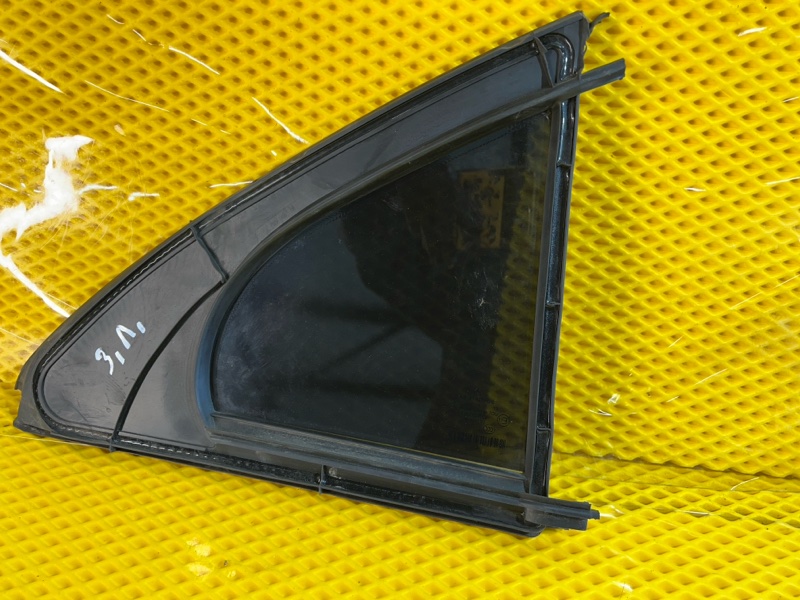 Форточка двери Mercedes-Benz S-Class W221