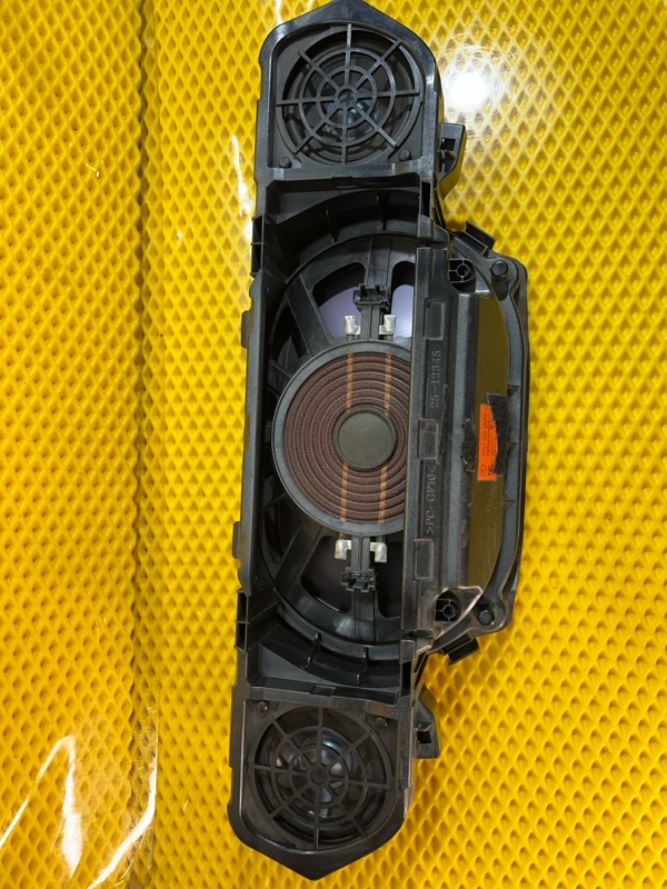 Сабвуфер Mercedes-Benz S-Class W221