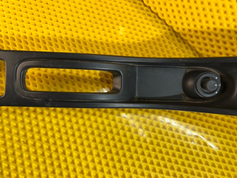 Накладка центральной консоли Renault Duster 2008 - 2012