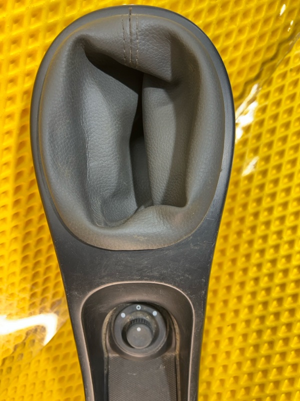 Накладка центральной консоли Renault Duster 2008 - 2012