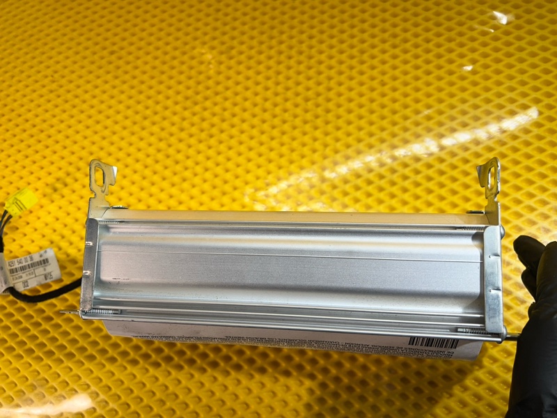 Подушка безопасности пассажира Mercedes-Benz GL-Class 2008 X164