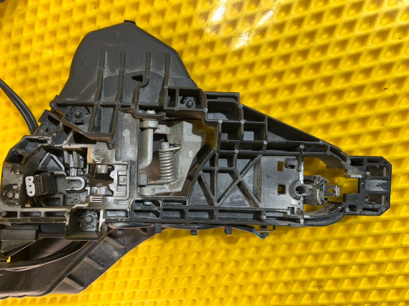 Кронштейн ручки двери Mercedes-Benz GL-Class 2008 X164
