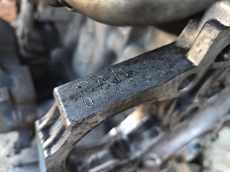 Двигатель (на запчасти) Lexus IS220D