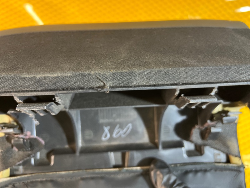 Подголовник задний Mercedes-Benz S-Class W221