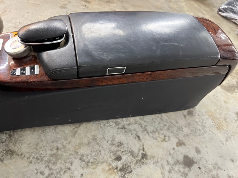 Консоль центральная Mercedes-Benz S-Class W221