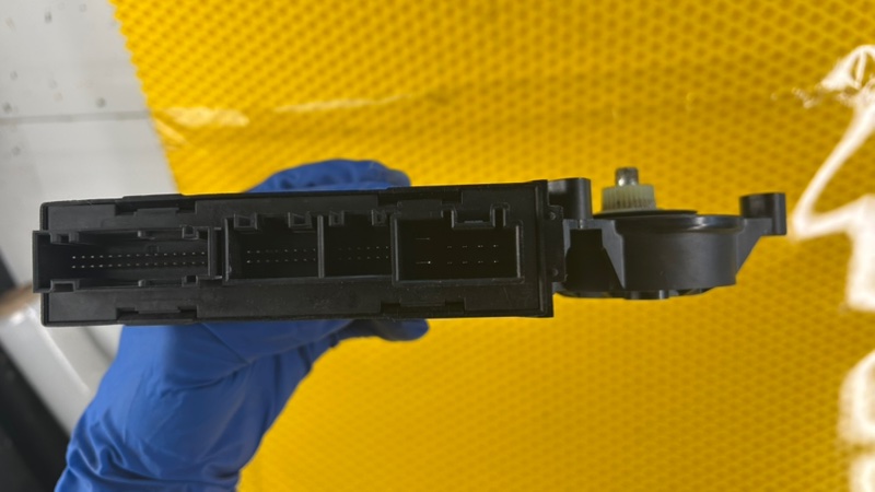 Моторчик стеклоподъемника Volkswagen Touareg 2003 7L6