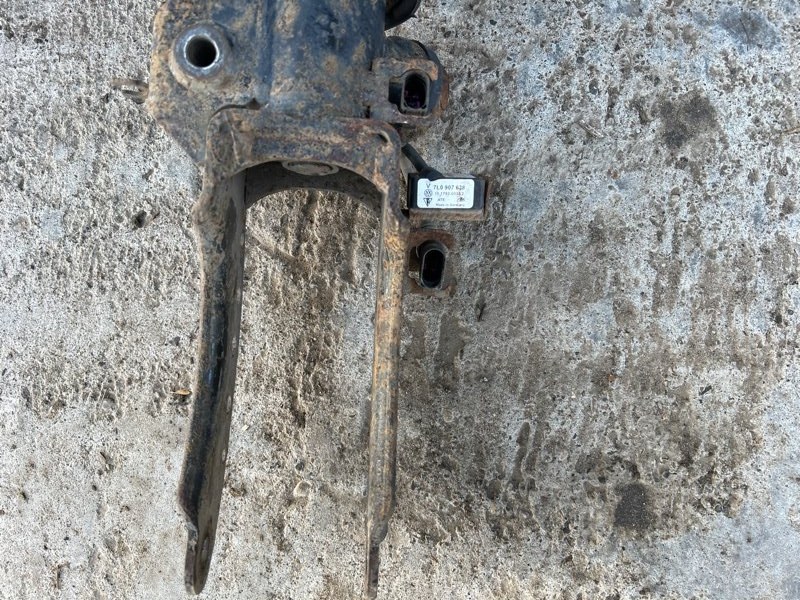 Пневмоамортизатор подвески Volkswagen Touareg 2003 7L6