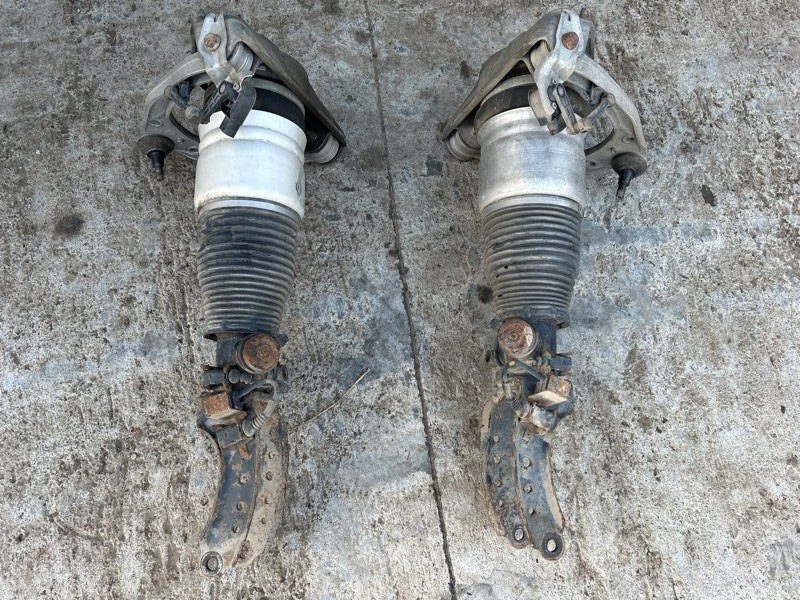 Пневмоамортизатор подвески Volkswagen Touareg 2003 7L6