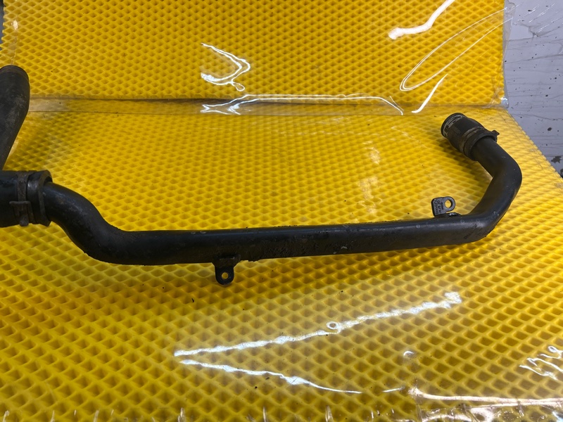 Патрубок системы охлаждения Volkswagen Touareg 2003 7L6