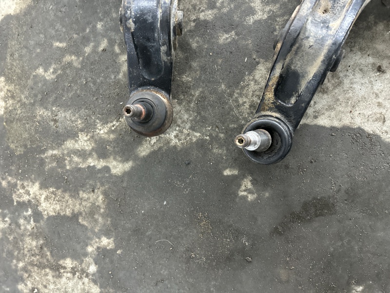 Рычаг передний нижний Volkswagen Touareg 2003 7L6