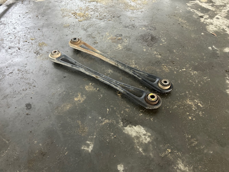 Рычаг задний Volkswagen Touareg 2003 7L6