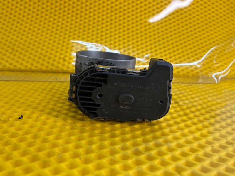 Дроссельная заслонка Volkswagen Touareg 2003 7L6