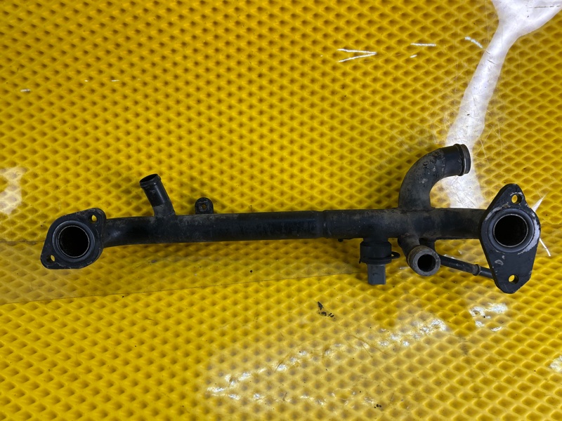 Трубка системы охлаждения Volkswagen Touareg 2003 7L6