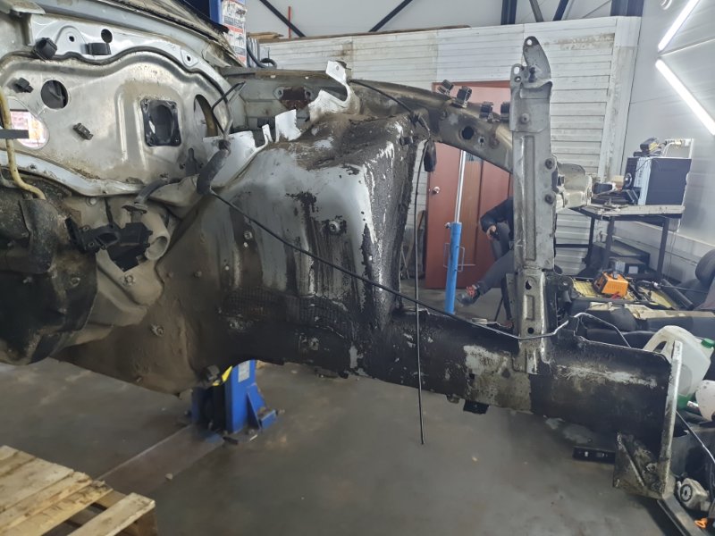 Четверть передняя левая (лонжерон) Volkswagen Touareg 2003 7L6