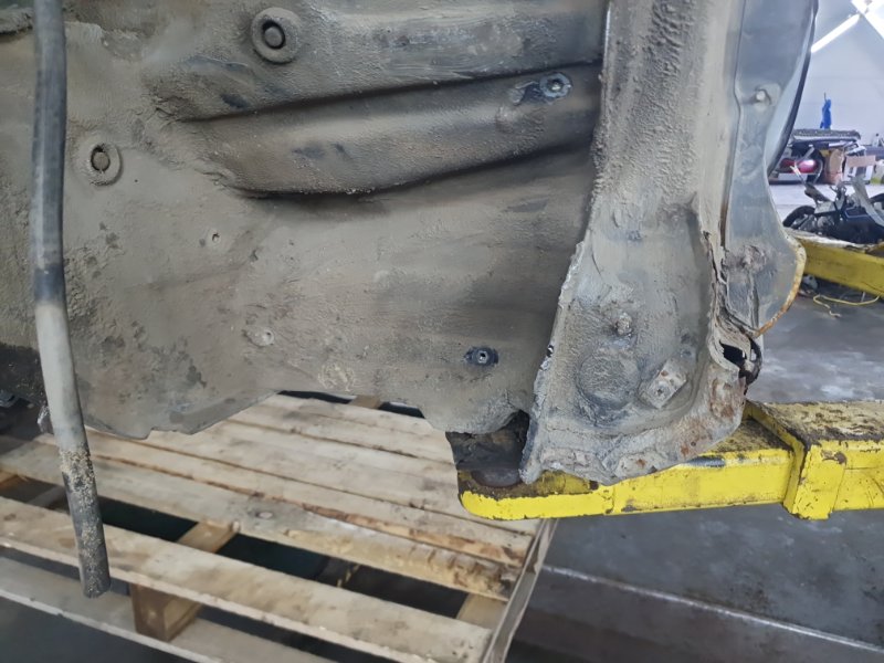 Четверть передняя левая (лонжерон) Volkswagen Touareg 2003 7L6