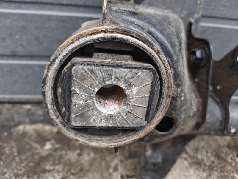 Подрамник Volkswagen Touareg 2003 7L6