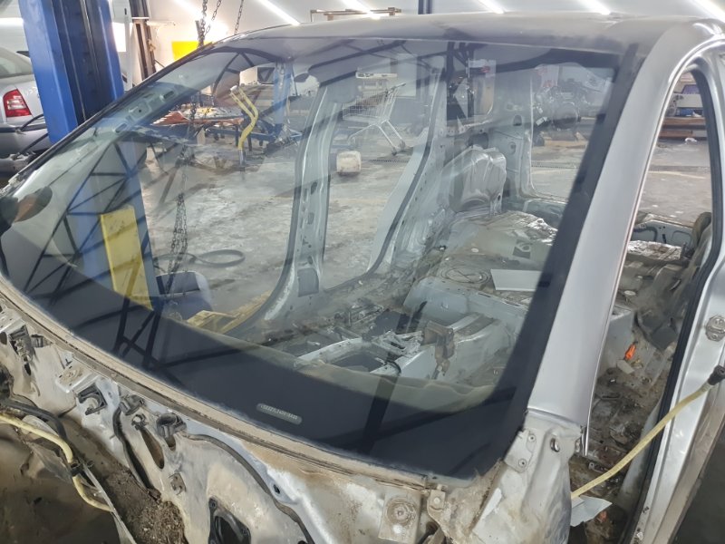 Стекло лобовое Volkswagen Touareg 2003 7L6