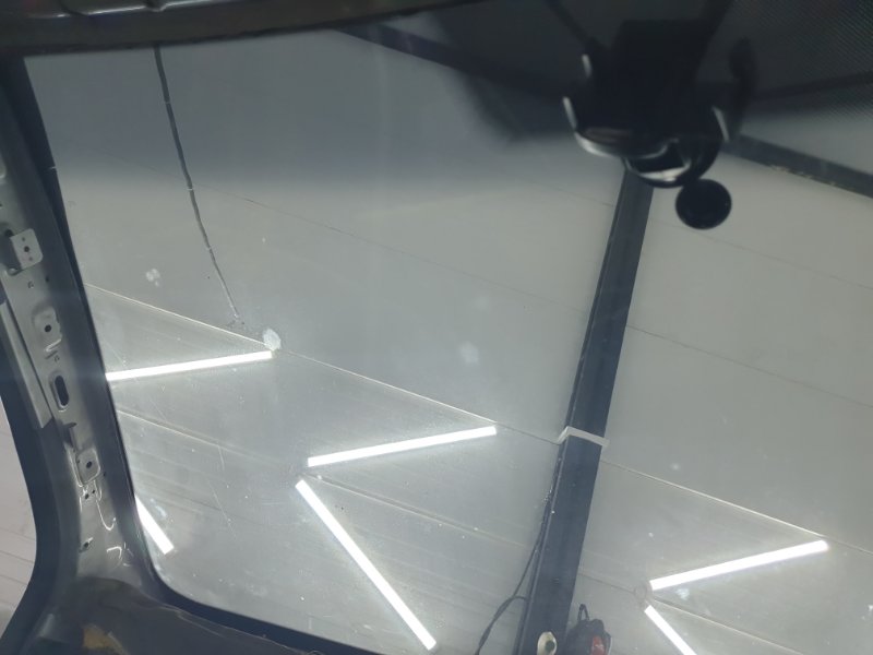 Стекло лобовое Volkswagen Touareg 2003 7L6