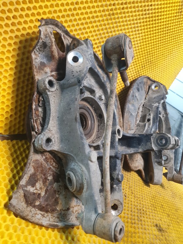 Кулак Mercedes-Benz S-Class W221