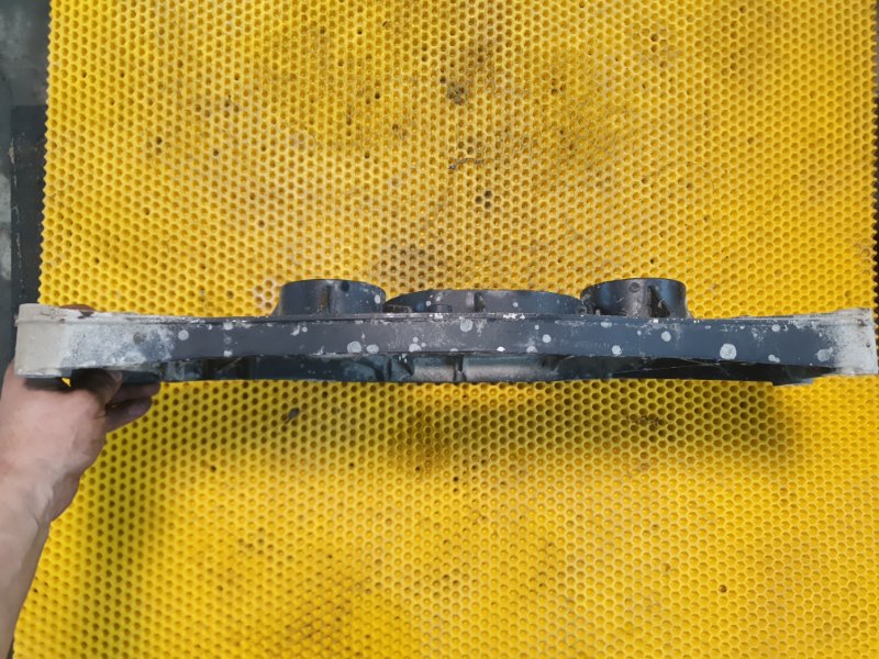 Кронштейн редуктора Mercedes-Benz S-Class W221