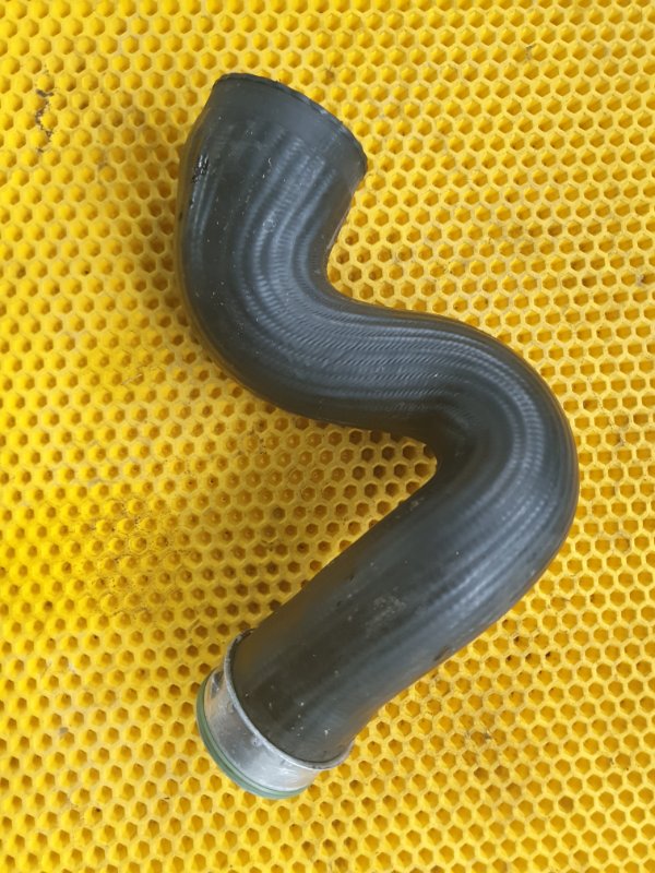 Патрубок интеркулера Volkswagen PASSAT 2004 B5