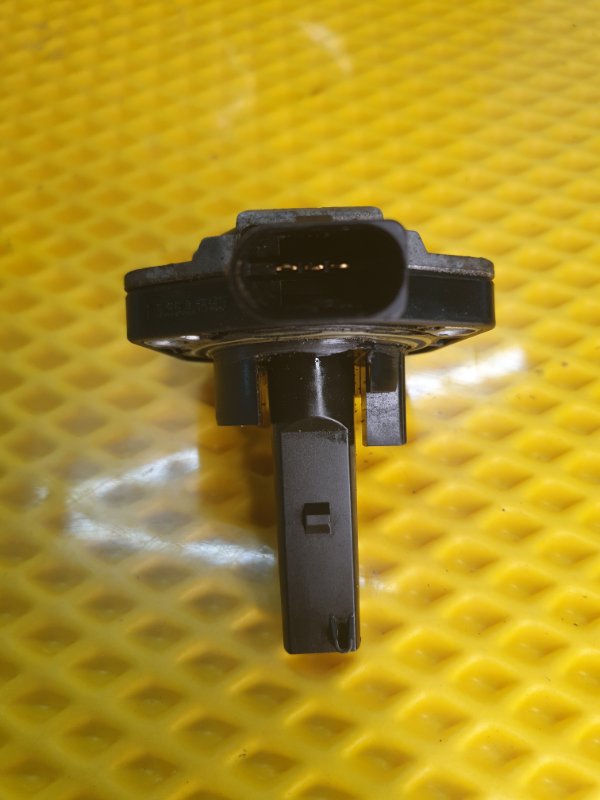 Датчик уровня масла SKODA Octavia 2009 A5