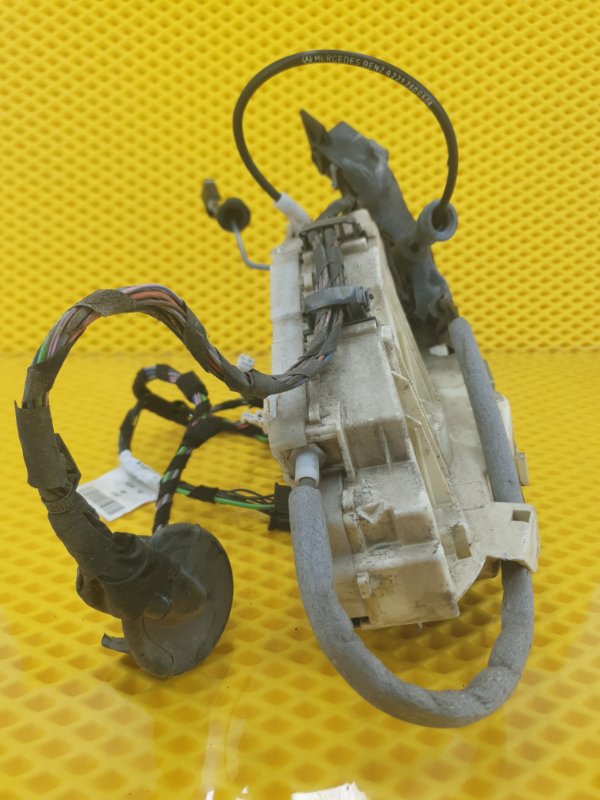 Замок двери Mercedes-Benz S-Class W221