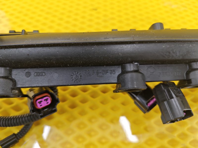 Рампа топливная Skoda Octavia 2012 A5