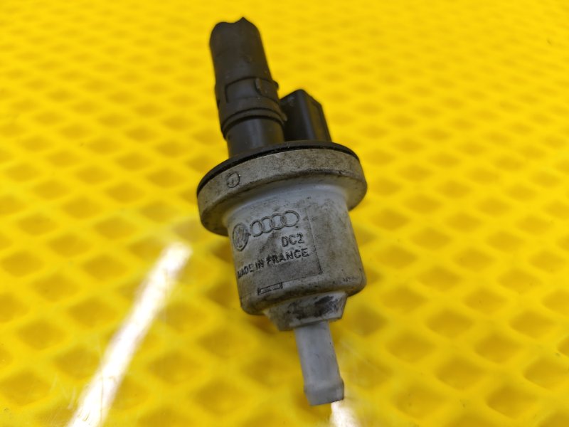 Клапан вентиляции топливного бака Skoda Octavia 2012 A5