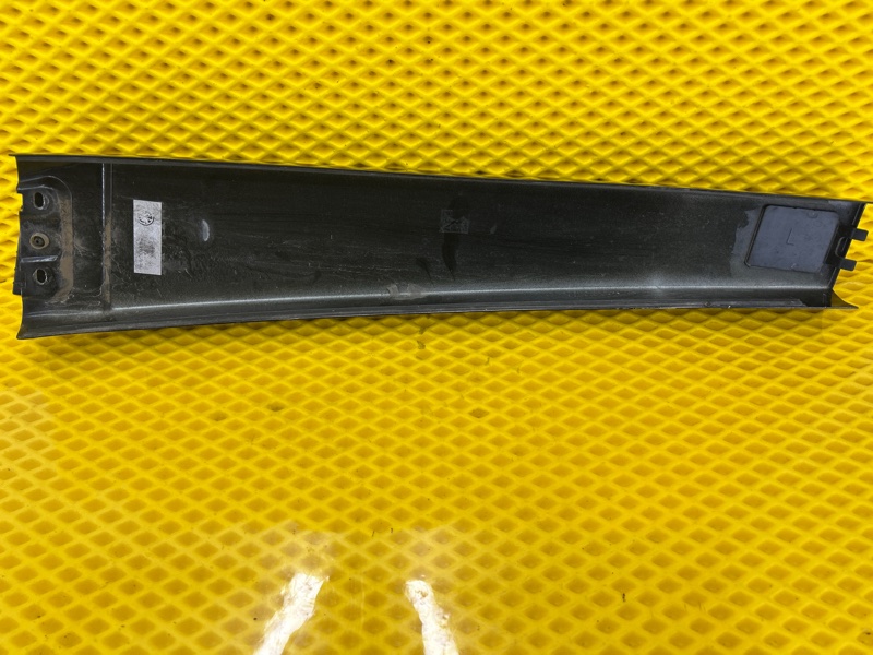 Накладка Volkswagen Touareg 2003 7L6