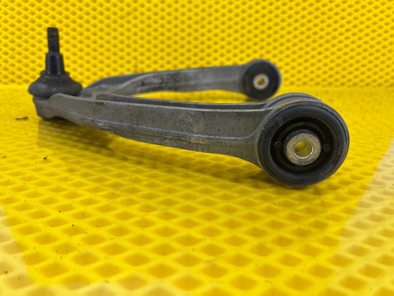 Рычаг передний верхний Volkswagen Touareg 2003 7L6