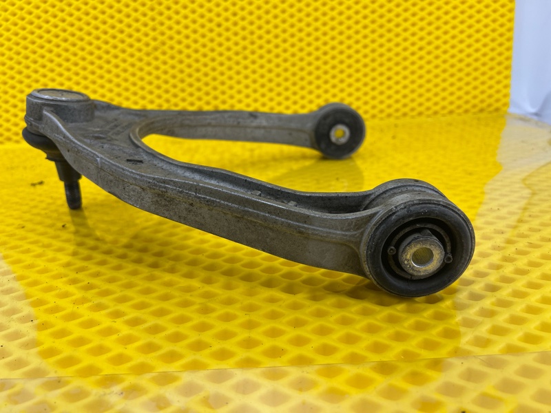 Рычаг передний верхний Volkswagen Touareg 2003 7L6