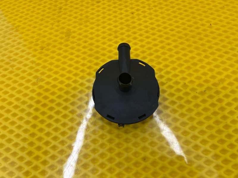 Клапан вентиляции картерных газов Volkswagen Touareg 2003 7L6