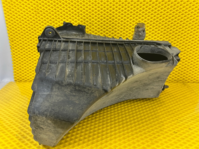 Корпус воздушного фильтра Volkswagen Touareg 2003 7L6