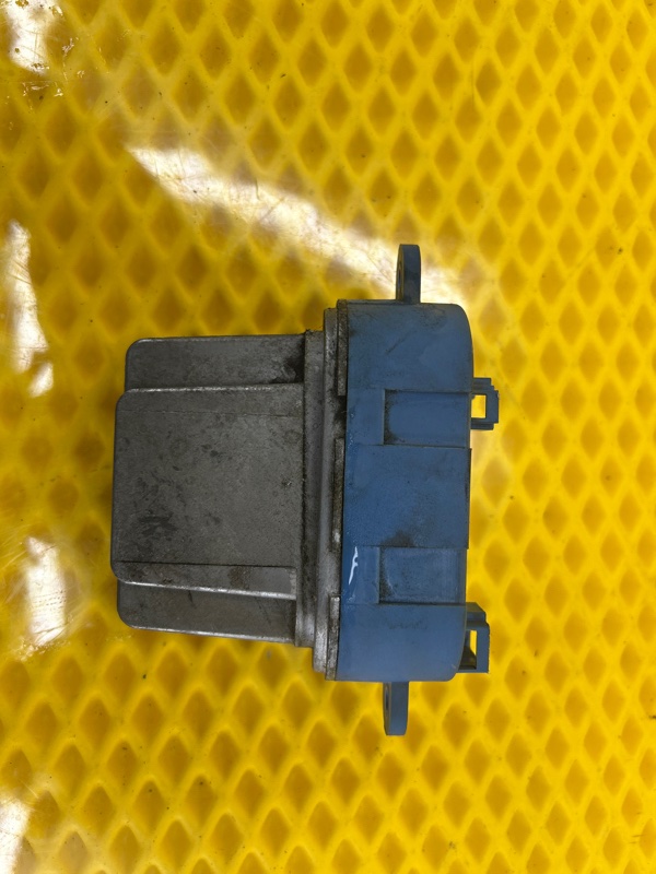 Резистор отопителя Volkswagen Touareg 2003 7L6