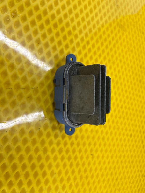 Резистор отопителя Volkswagen Touareg 2003 7L6