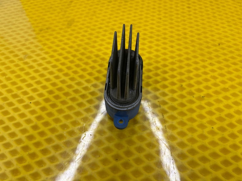 Резистор отопителя Volkswagen Touareg 2003 7L6