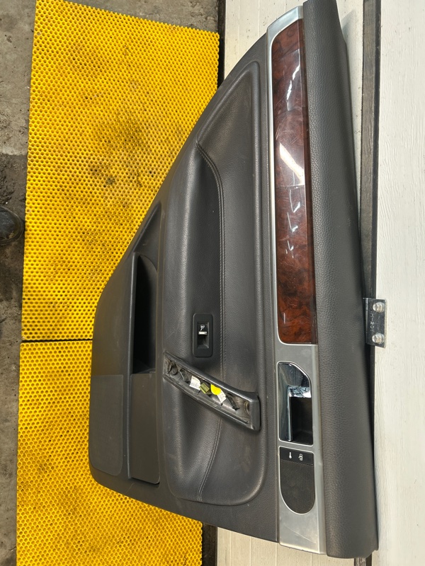 Обшивка задней левой двери (карта) Volkswagen Touareg 2003 7L6