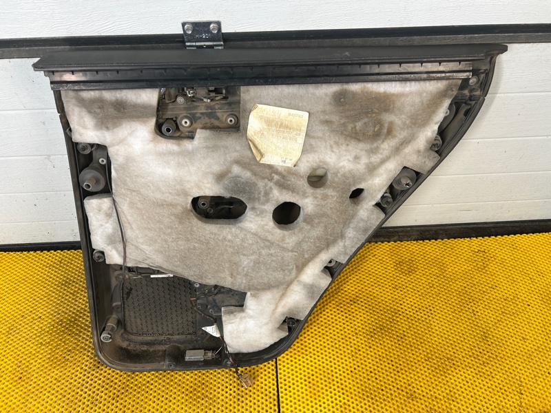 Обшивка задней левой двери (карта) Volkswagen Touareg 2003 7L6