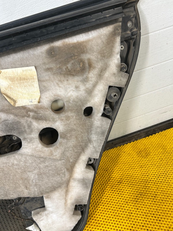 Обшивка задней левой двери (карта) Volkswagen Touareg 2003 7L6