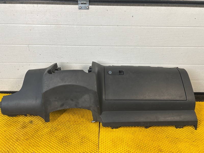 Бардачок Volkswagen Touareg 2003 7L6