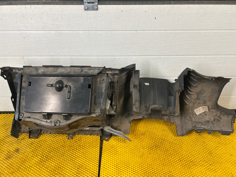 Бардачок Volkswagen Touareg 2003 7L6