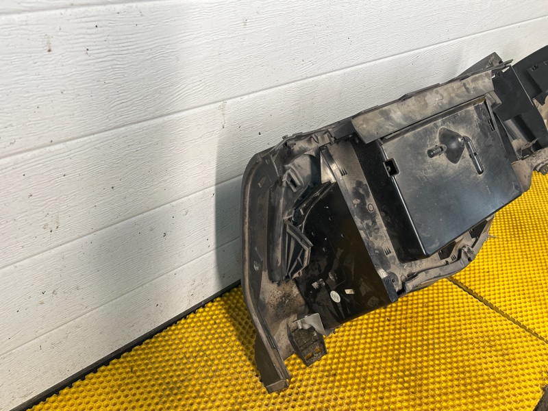 Бардачок Volkswagen Touareg 2003 7L6