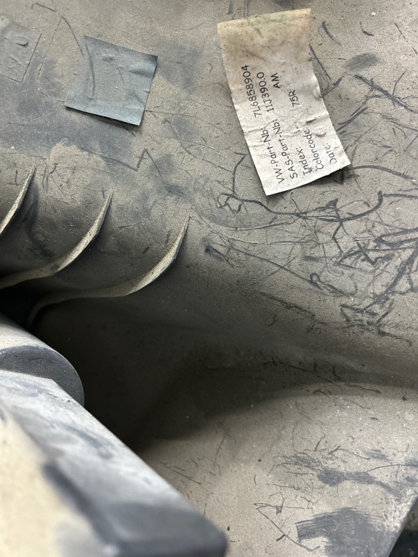 Бардачок Volkswagen Touareg 2003 7L6