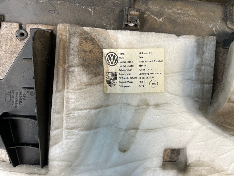 Обшивка багажника Volkswagen Touareg 2003 7L6