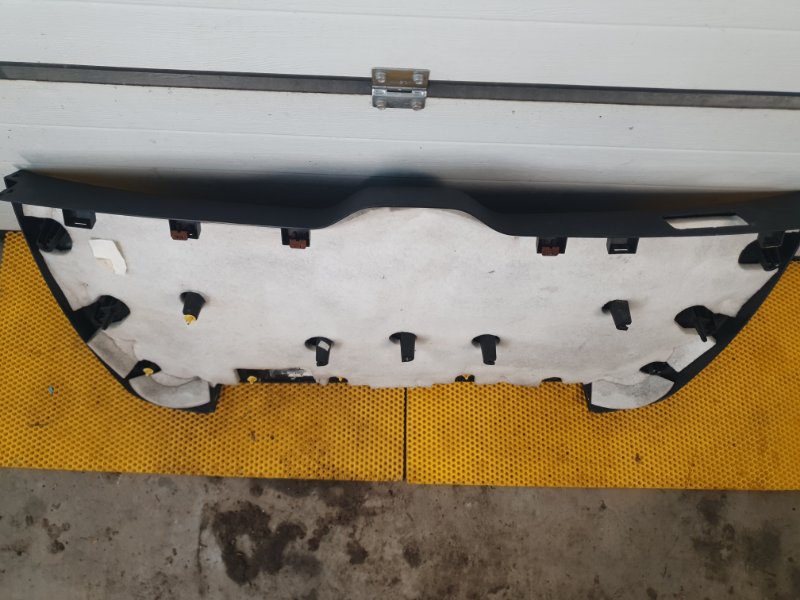 Обшивка крышки багажника Mercedes-Benz GL-Class 2008 X164