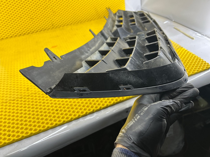 Решетка радиатора Volkswagen Touareg 2003 7L6